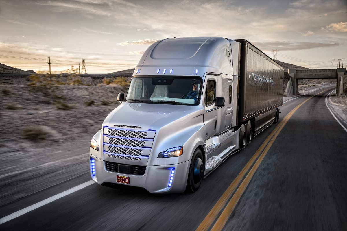 self-driving-semi-truck-hits-american-roads-techdrive